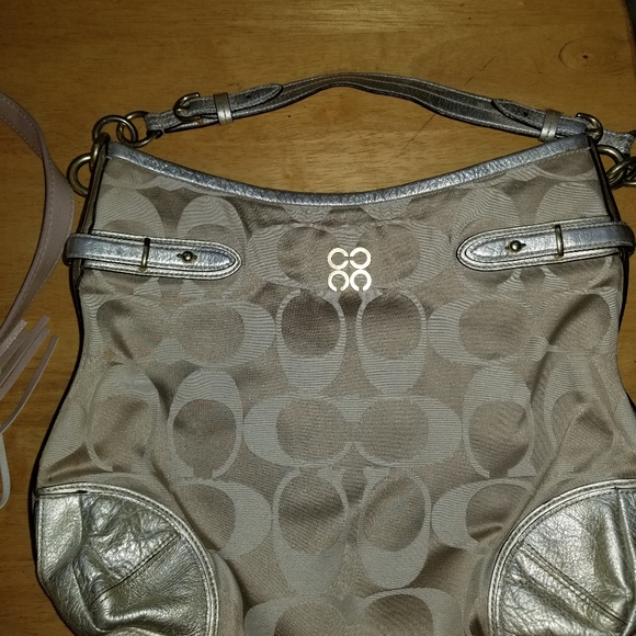 Coach purse - Picture 2 of 2